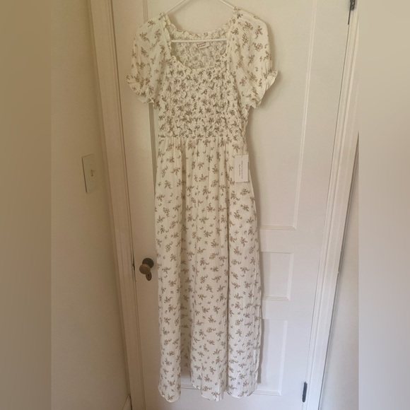 Worth Collective Dresses & Skirts - NWT Worth Collective Emilia 100% Cotton Smocked Floral Cream Maxi Dress